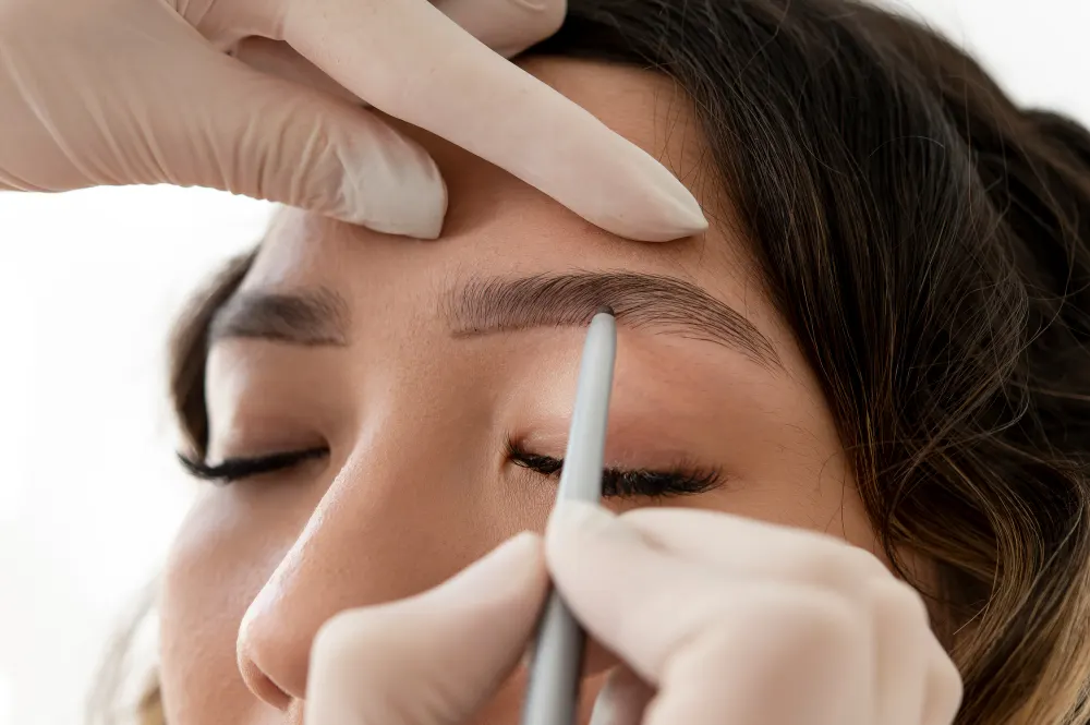 Brow design at Breeze Depil